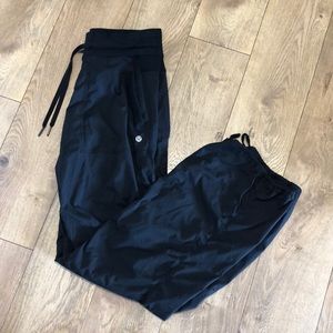 Lululemon dance studio pant, size 6 reg